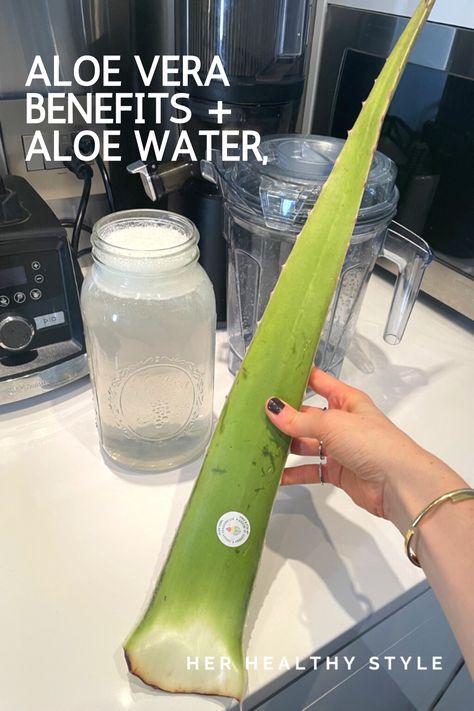 Aloe Vera Water + Benefits | Video - her healthy style #herhealthystyle Aloe Water Benefits, Aloe Vera Water Benefits, Aloe Vera Water, Glowing Green Smoothie, Citrus Water, Healing Aloe, Celery Juice Benefits, Aloe Vera Benefits, Aloe Vera Drink