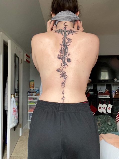 Bookish Tattoos, Dragon Tattoo For Women, Fantasy Tattoos, Spine Tattoos For Women, Stylist Tattoos, Tattoo Style Drawings, Thigh Tattoos Women, Spine Tattoo, Girly Tattoos