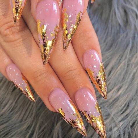 Pink Acrylic Nail Designs, Nagellack Trends, Stiletto Nail Art, Gold Nail, Stiletto Nails Designs, Pink Acrylic, Foil Nails, Pink Acrylic Nails, Acrylic Nail Art