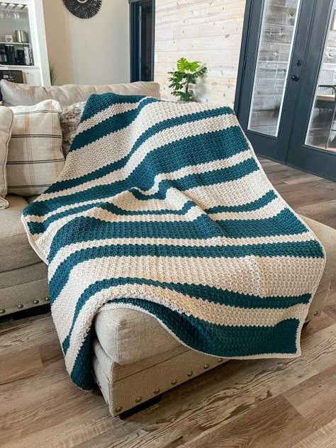 Chunky Crochet Throw Pattern, Chunky Crochet Throw, Crochet Baby Blanket Tutorial, Striped Crochet Blanket, Textured Blankets, Striped Blanket, Crochet Throw Pattern, Striped Throw Blanket, Throw Blanket Pattern