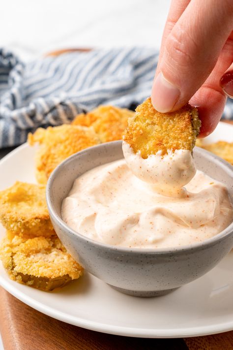 These Keto Fried Pickles are salty, crunchy, and perfectly crispy - and they're easy to make in just 20 minutes! Perfect for a low carb snack or appetizer. Low Carb Fried Pickles, Keto Pickles, Keto Fried Pickles, Creamy Jalapeno Sauce, Dill Pickle Slices, Creamy Jalapeno, Keto Appetizers, Jalapeno Sauce, Pickle Chips