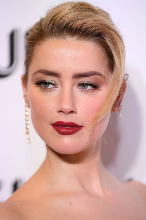 Amber Heard Style, Amber Head, Amber Heart, Red Carpet Look, Amber Heard, Salma Hayek, Pompadour, Red Lipstick, Too Faced