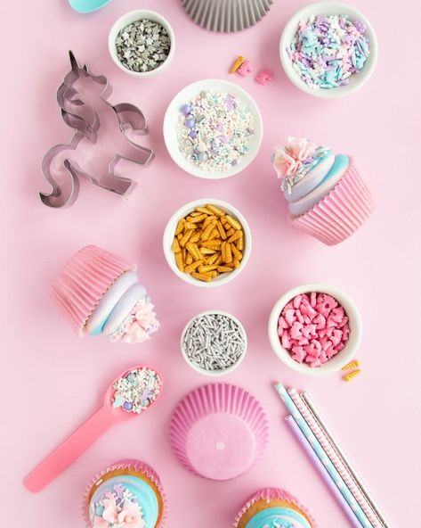 Sprinkles Wallpaper, Unicorn Party Ideas, Cream Filled Cupcakes, Unicorn Candy, Cotton Candy Party, Unicorn Sprinkles, Magical Party, Rainbow Party Decorations, Food Art Photography