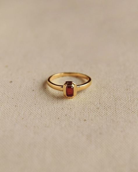 November Birthstone Ring, Birthstone Rings, Zierlicher Ring, Dope Jewelry, Spiritual Connection, Garnet Rings, 3 Carat, Dream Jewelry, Jewelry Inspo