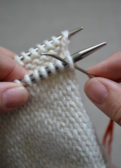 Kitchener Stitch | The Purl Bee Kitchener Stitch, Knitting Hacks, Purl Bee, Knitting Help, Crochet Knit Stitches, Purl Soho, Knitting Instructions, Knitting Videos, Crochet Stitch