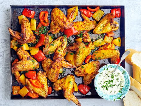 Spanish Style Chicken, Chicken And Peppers, Lemon Garlic Sauce, Spanish Chicken, Chicken Wing Sauces, Foil Dinners, Amazing Food Hacks, Spicy Snacks Recipes, Stop And Shop