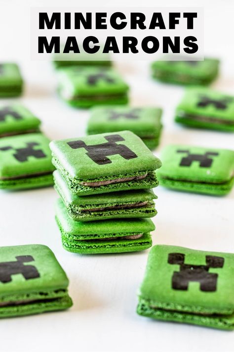 Minecraft Baking Ideas, Minecraft Macarons, Mindcraft Cakes Diy, Minecraft Cookie Cake, Minecraft Sweets, Minecraft Cupcakes Ideas, Minecraft Desserts, Minecraft Treats, Macaron Tips