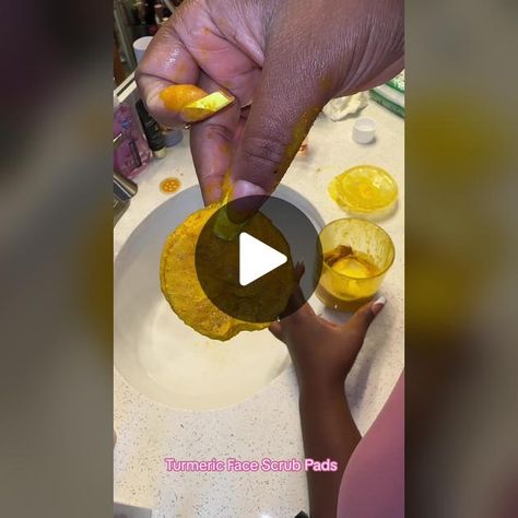 Tumeric Face Pads, Diy Turmeric Face Pads, Diy Tumeric Face Pads, Tumeric Skin Lightening, Turmeric Face Mask, Tumeric Face Mask, Cleansing Pads, Glow Recipe, Lighten Skin