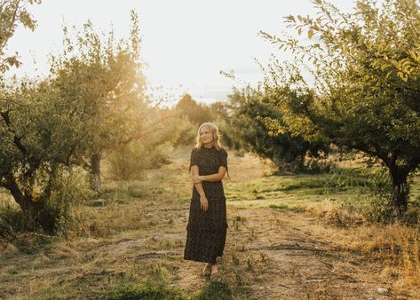 Tree orchard senior pictures during the fall. Senior Picture Ideas Apple Orchard, Orchard Senior Pictures, Apple Orchard Senior Pictures, Tree Orchard, Fall Senior Portraits, Picture Inspiration, Apple Orchard, Senior Photo, Senior Year