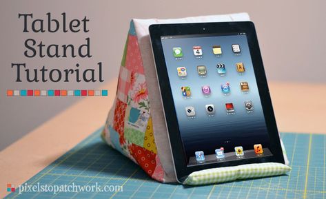 from Pixels to Patchwork: Tablet Pillow Stand Tutorial - Girl Friday Sews Diy Ipad Stand, Tablet Pillow Stand, Ipad Pouch, Tablet Pillow, Sacs Tote Bags, Sewing Tutorials Free, Sewing Pillows, Small Sewing Projects, Support Telephone