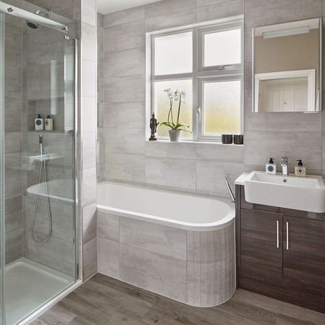 Modern grey bathroom makeover with separate shower and bath Small Bathroom With Bath, Small Bathroom With Shower, Small Bathroom Layout, Narrow Bathroom, Small Tub, Small Toilet, Bathroom Top, Bathroom Layout, Grey Bathrooms