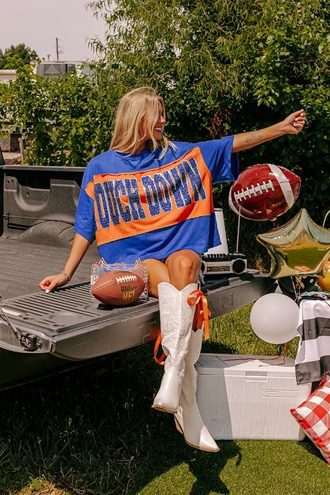 It's a Touch Down Sequin Oversized Tee in Blue Florida Gator Game Day Outfit, Gator Gameday Outfit, Auburn Football Outfits, College Gameday Outfits Football, Football Game Fits, College Shirt Ideas, Game Day Outfit Football, Dorm Necessities, Vibrant Clothing