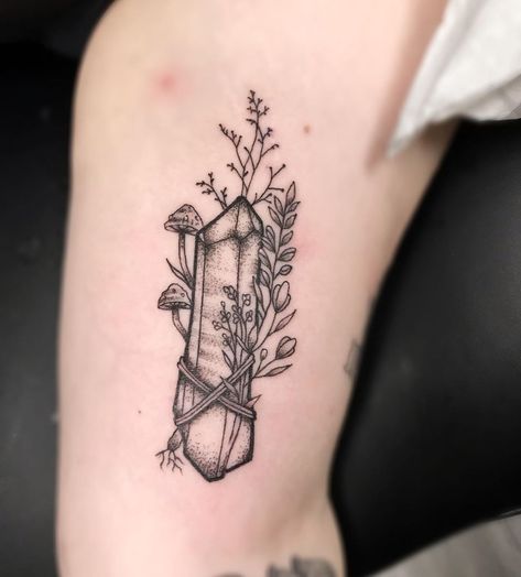 Witchy Tattoos Crystal, Crystal Witch Tattoo, Tattoo Ideas Crystals, Tattoos Of Crystals, Mushroom With Crystals Tattoo, Witchy Tattoo Ideas Crystals, Lavender Crystal Tattoo, Crystal Tattoo Sleeve, Crystal Bundle Tattoo