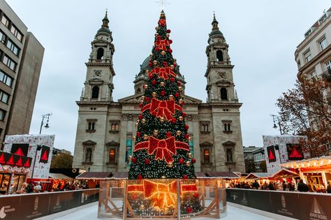 Advent Feast at the Basilica, Budapest, Hungary Budapest Christmas Market, Budapest Christmas, Prague Christmas, Europe Christmas, Christmas In Europe, Best Christmas Markets, Christmas Markets Europe, Landlocked Country, Old Town Square