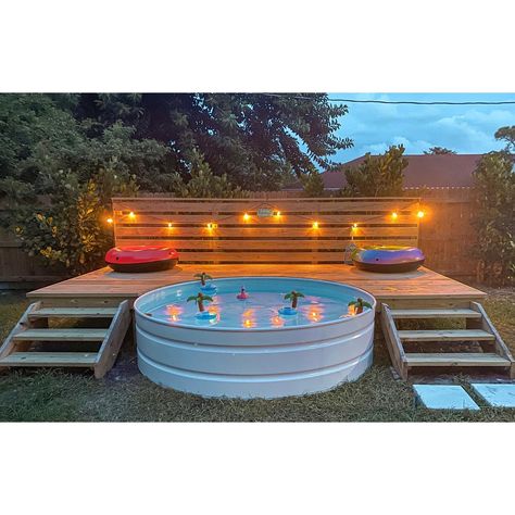 Metal Pool Ideas, Stock Tank Pool Privacy Ideas, Troff Pool, Tin Pool Ideas, Temporary Pool Ideas, Cowboy Pool Ideas, Diy Pool Ideas Homemade, Poly Stock Tank Pool, Tin Pool