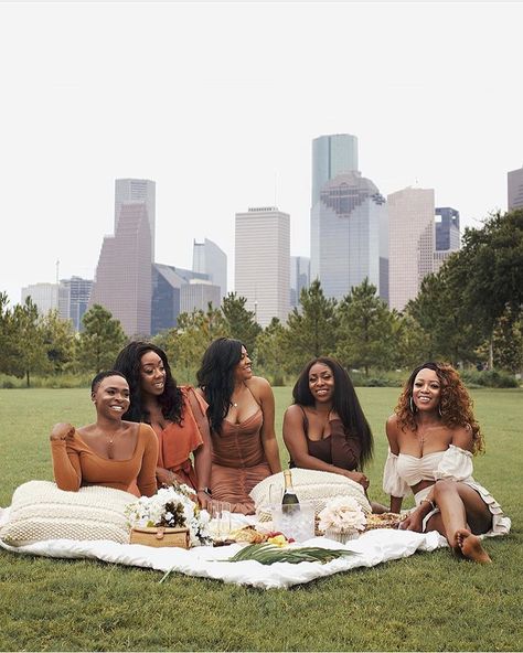 Lee Lee (@blackgirltravelslay) • Instagram photos and videos Nurturing Relationships, Picnic Inspiration, Photo Recreation, Am I The Only One, Creative Photoshoot Ideas, Girls Diary, Black Femininity, Black Travel, Friend Photoshoot