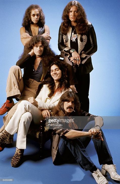 Photo of David COVERDALE and Tommy BOLIN and Jon LORD and Ian PAICE and Glenn HUGHES and DEEP PURPLE; L-R : Ian Paice, David Coverdale, : Glenn Hughes, Tommy Bolin, Jon Lord - posed, studio, group shot, Ian Paice, Tommy Bolin, Glenn Hughes, Jon Lord, David Coverdale, Classic Rock And Roll, Rock Of Ages, Metal Head, Musica Rock