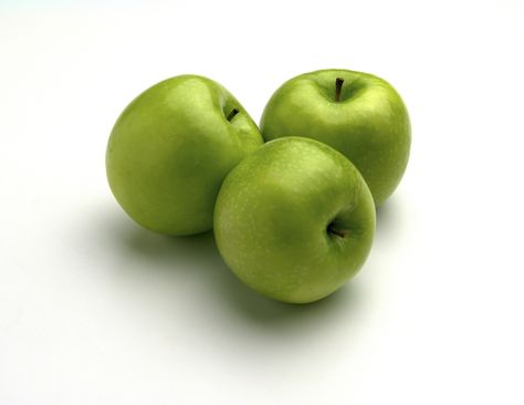 Fresh ripe green apples Green Apple Benefits, Feingold Diet, Fruits Photos, Juice Diet, Healthy Breakfast Smoothies, Green Apples, Fiber Rich Foods, Food Intolerance, Diet Food List