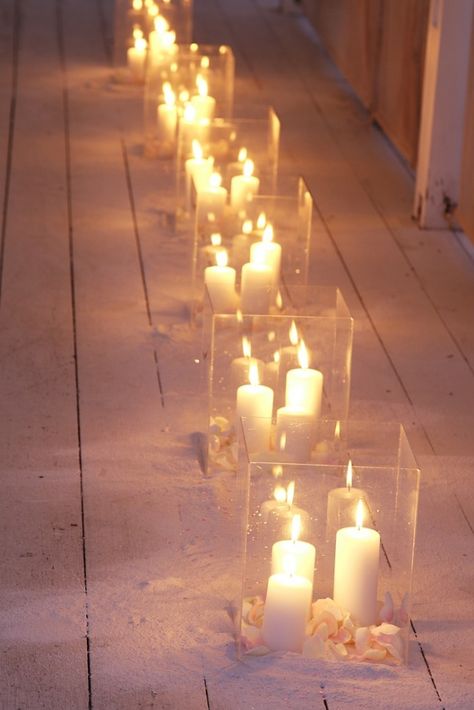 Use large pillar candles in hurricane vases to light up your wedding. Large Pillar Candles, Deco Luminaire, Ffa, Candle Lanterns, Wedding Lights, Decoration Table, Romantic Wedding, Event Decor, Tea Light Candle