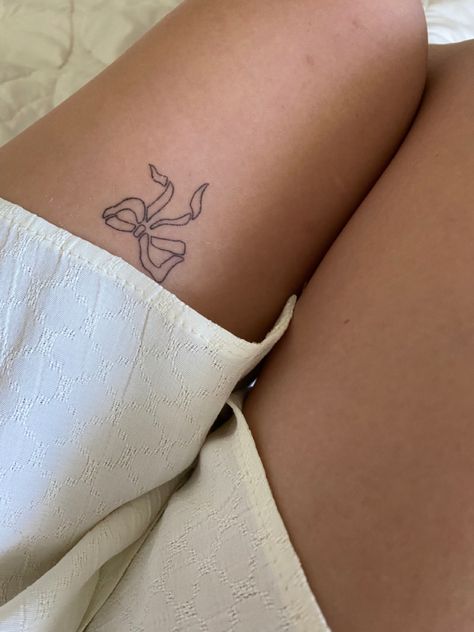 stick n poke handpoked tattoo bow cute small Bow Stick And Poke, Little Bow Tattoo, Heartstopper Tattoo, Tattoo Bow, Stick N Poke, Ribbon Tattoos, Bow Tattoo, Stick N Poke Tattoo, Poke Tattoo