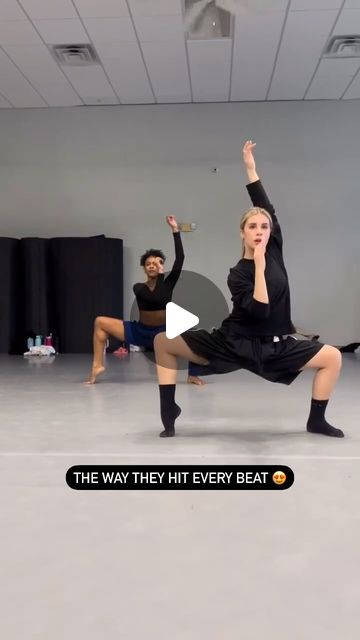 Fun Dance Videos, Dance Moves Step By Step, Contempory Dance, Simple Dance Poses, Modern Dance Moves, Dance Hacks, Dance Tricks, Praise Dance Wear, Contemporary Dance Moves