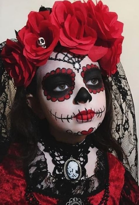 Catrina Makeup Mexicana Easy, Catrina Makeup Kids, Basic Eye Makeup, Neon Unicorn, Catrina Makeup, Disney Inspired Makeup, Halloween Makeup Sugar Skull, Halloweenský Makeup, Dead Makeup