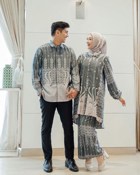 Outfit Kondangan Pria, Style Kondangan Hijab, Kondangan Couple, Lebaran Outfit, Indonesian Clothing, Kondangan Outfit, Batik Dress Modern, Kebaya Modern Dress, Batik Couple