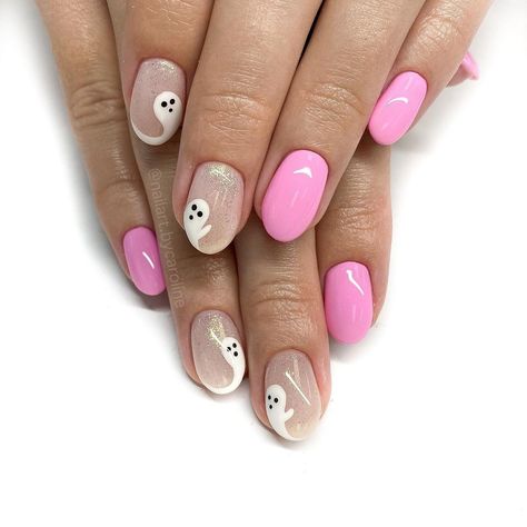 https://www.instagram.com/p/CU-HWJIA4lI/?utm_medium=share_sheet Nail Ideas Gel Pink, Ghost Pink Nails, Cute And Simple Halloween Nails, Pink Nails With Ghost, Ghost Nails Pink, Pretty Halloween Nails Pink, Halloween Nails Short Nails, Nail Ideas Short Fall, Pink Halloween Nails Short