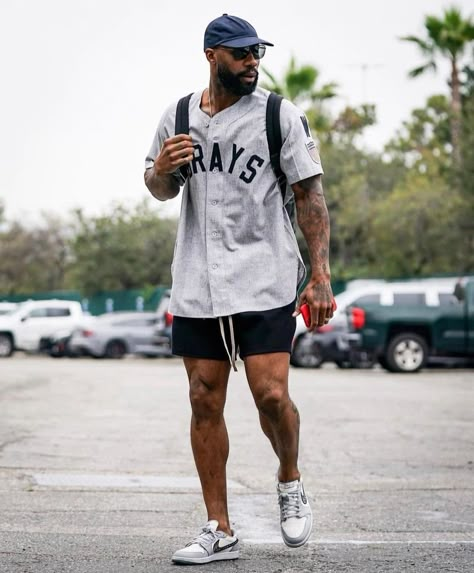 Baseball Jersey Outfit, Men Streetwear Fashion, Black Men Fashion Urban, Black Heritage, Nba Outfit, Simple Style Outfits, Black Men Fashion Casual, Mens Casual Outfits Summer, Black Men Street Fashion