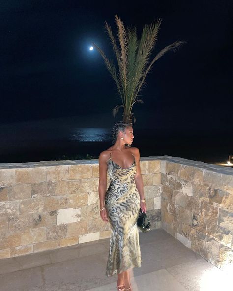 Lori Harvey Vacation Style, Brazil Night Outfit, Lori Harvey Dresses, Miami Aesthetic Black Women, Wedding Guest Italy Outfit, Black Woman Vacation Aesthetic, Lori Harvey Style 2023, Orlando Florida Aesthetic Outfits, Lori Harvey Style Casual