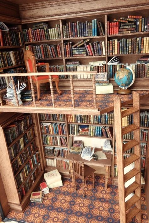 Dollhouse Library, Room Box Miniatures, Bookshelf Art, Deco Nature, Casa Vintage, Dolls House Interiors, Miniature Rooms, Miniature Houses, Room Box