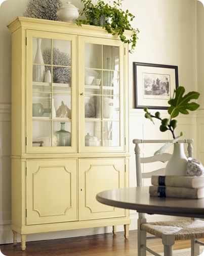 This china cabinet is cute too, but I would paint it a different color. Perhaps a light gray or pale robins egg blue?? Painted China Cabinets, Casa Vintage, Cabinet Makeover, White China, Refurbished Furniture, Paint Furniture, Redo Furniture, Furniture Inspiration, Refinishing Furniture