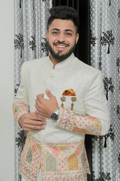 Mandap Outfit For Groom, Mandap Muhurat Outfit For Groom, Indowestern Groom Outfit, Jotpuri Suit Kurta For Men New Wedding, White Suit For Men Wedding, Jodhpuri Suits For Groom, Jotpuri Suit For Men New, Male Royalty Outfit, Haldi Dress For Men