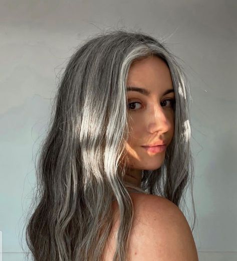 Grey Hair Young, Silver White Hair, Grey Hair Transformation, Grey Hair Inspiration, Goth Hair, Beautiful Gray Hair, Gray Hair Growing Out, Silver Grey Hair, Natural Gray Hair