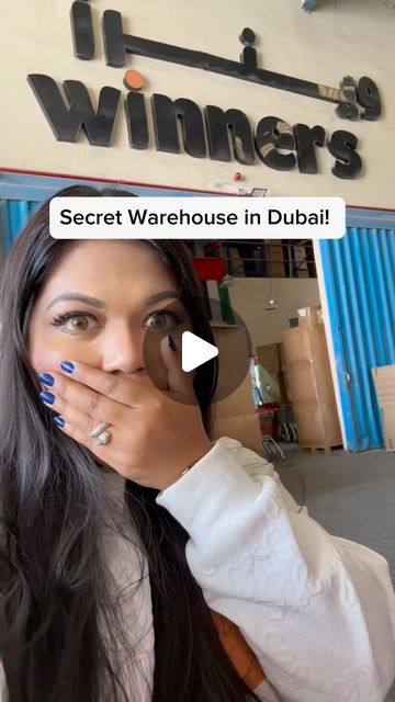 Dubai Clothes, Travel India Beautiful Places, Shopping In Dubai, Dubai Emirates, Zara Shop, Cheap Stores, Branded Clothes, Dubai Lifestyle, Urdu Stories