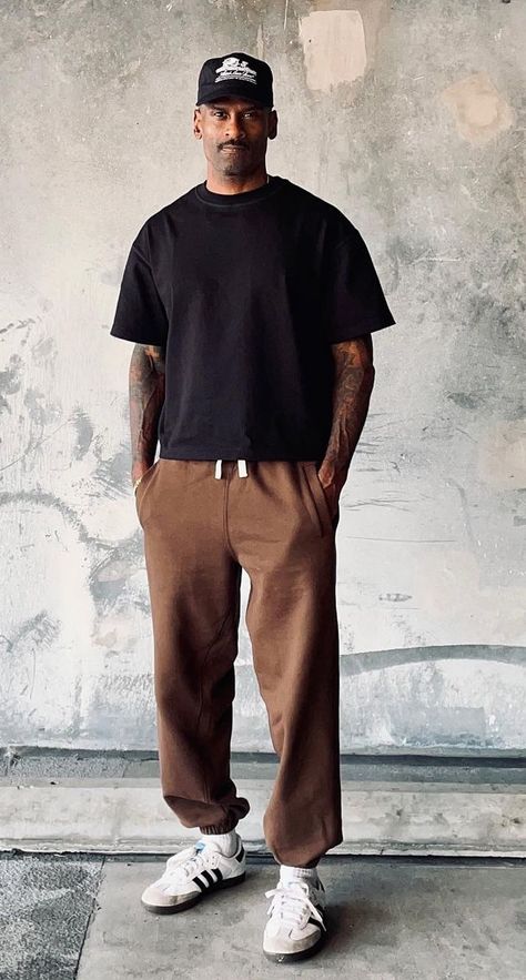 Brown Shirt Mens Outfit, Mens Tucked In T Shirt, Casual Urban Outfits For Men, Tucked Tshirt Men Outfit, Men Work Outfits Casual, Mens Essentials Outfit, Vans Mens Outfits, Spain Fashion Men, Mens Everyday Outfits Casual