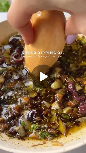 Easiest Appetizers, Bread Dipping Oil, Bread Dipping, Dipping Oil, Bread Dip, Mediterranean Diet Plan, Artichoke Hearts, Chili Flakes, Artichoke Dip