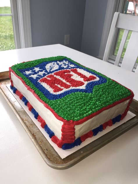 Nfl Cakes Birthday, Super Bowl Cake Decorating Ideas, Nfl Cake Ideas, Diy Bunk Room, Super Bowl Cake Ideas, Nfl Cake, Super Bowl Cake, The Perfect Sleepover, Superbowl Cake