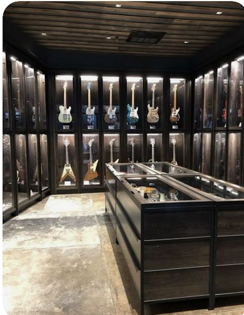 Guitar Room Aesthetic, Guitar Rooms, Aesthetic Guitar, Music Room Design, Truk Besar, Guitar Studio, Guitar Storage, Guitar Display, Home Music Rooms