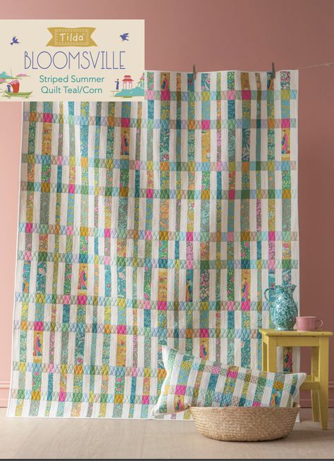 FREE Quilt Pattern using Tilda's Bloomsville Fabric! Wedding Quilts, Tilda Fabric, Ac Cover, Modern Quilt Blocks, Beginner Quilt, Plaid Quilt, Summer Quilts, Garden Quilt, Fabric Collections