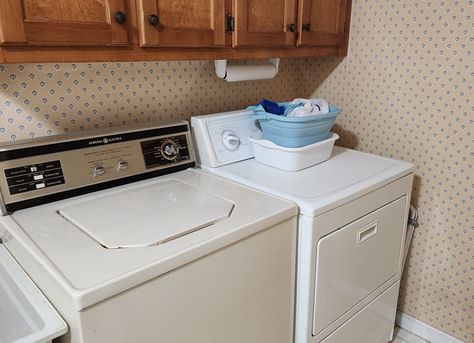 Speed Queen Washer And Dryer, Speed Queen Washer, Plant Products, Old Washing Machine, Clean Washer, Speed Queen, Lg Washer, Washing Towels, Cleaner Recipes