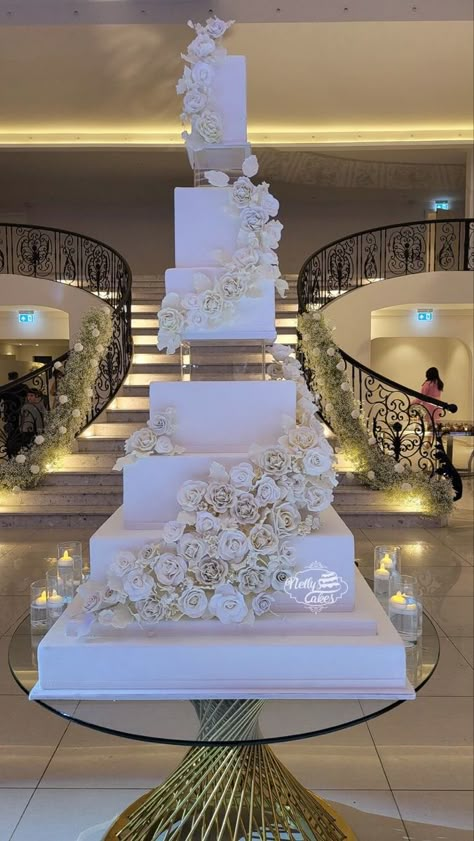 Decorating Ideas Wedding, Wedding Decoration Idea, Fancy Wedding Cakes, Extravagant Wedding Cakes, Wedding Decorating Ideas, Decoration Ideas Wedding, Big Wedding Cakes, Dream Wedding Reception, Square Wedding Cakes