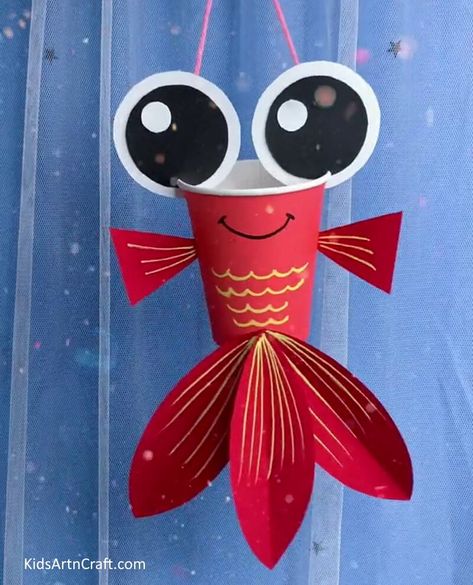 Easy Paper Cup Fish Craft In Simple Steps Check more at https://www.kidsartncraft.com/easy-paper-cup-fish-craft-in-simple-steps/ Paper Cup Animals, Vikram Thakor, Paper Cup Crafts, Fish Craft, Fish Lamp, Holiday Program, Vbs Crafts, Fish Crafts, Cup Crafts