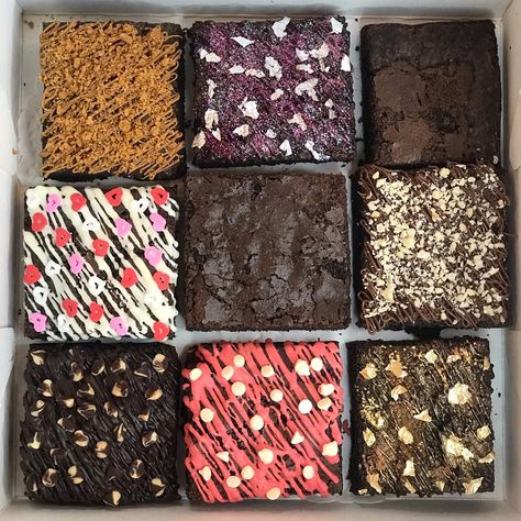 Assorted customise brownies perfect for Valentine’s Day gift. Variety Of Brownies, Brownie Assortment, Assorted Brownies, Decorated Brownies, Brownie Ideas, Box Brownies, Food Crafts, Food Decoration, Chocolate Cookie