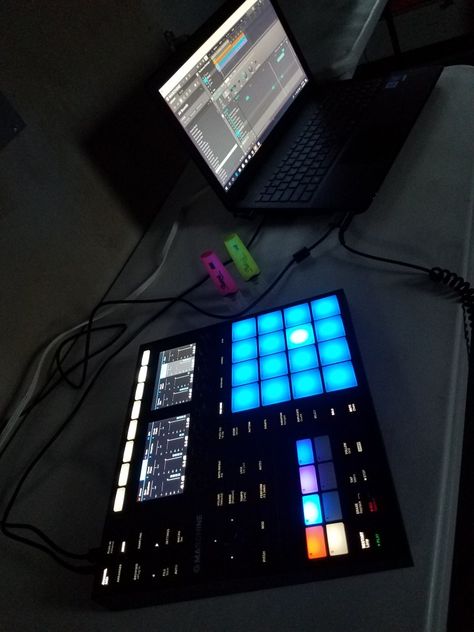 Maschine MK3. From the SP 1200 to the MK3. Loving the culture of sampling. *Photo by ~Pole Snac~ Smle Mk Iii, Mk 12 Mod 1 Spr, Mic Setup, Lotus Cortina Mk1, Maschine Mk3, Music Setup, Native Instruments, Music Studio, The Culture