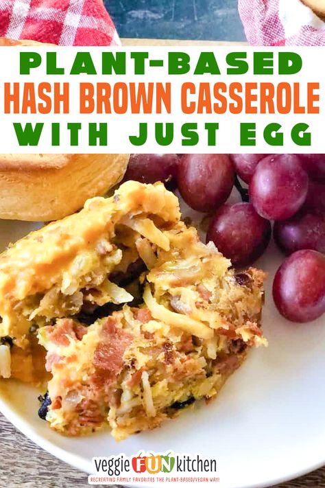 Made with JUST Egg, hash browns, roasted vegetables, and other tasty vegan ingredients, this plant-based hash brown casserole is perfect for a delicious breakfast bake! | Veggie Fun Kitchen @veggiefunkitchen #veganbreakfastcasserole #plantbasedbreakfastrecipes #justegg #veganbreakfastrecipes #veggiefunkitchen Vegan Breakfast Casserole, Just Egg, Vegan Casserole, Egg Ideas, Breakfast Vegan, Vegan Breakfast Easy, Healthy Vegan Breakfast, Plant Based Diet Recipes, Vegan Thanksgiving Recipes