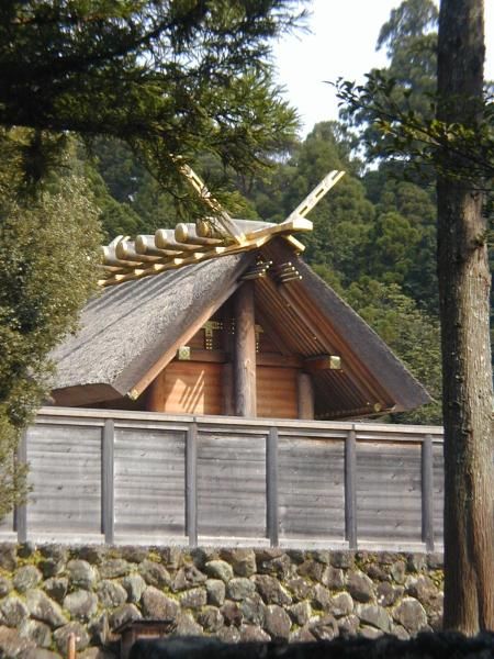 Kotai Jingū - Naikū (The Inner Shrine). Ise Jingū 伊勢神宮 (Ise Grand Shrine). Uji-tachi, near Ise, Mie Prefecture, Japan. Ise Grand Shrine, Traditional Japanese Architecture, Japanese Shrine, Architectural History, Shinto Shrine, Vernacular Architecture, Thatched Roof, The Architect, Japanese Architecture