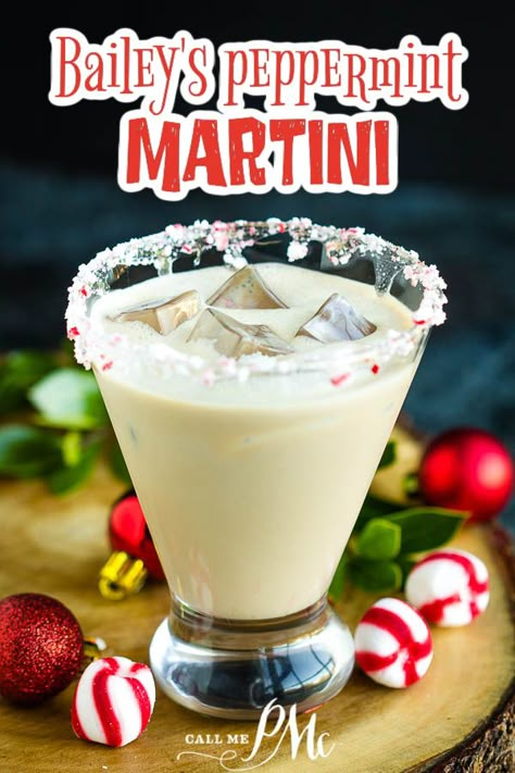 Bailey's Peppermint Martini by callmepmc.com enjoys this fun festive holiday cocktail recipe. It's a delicious easy cocktail for entertaining. #holidaycocktail #peppermintmartini Peppermint Baileys Christmas Cocktail, Peppermint Martini Recipe, Baileys Recipes Drinks, Christmas Martini Recipes, Speciality Drinks, Peppermint Cocktail, Holiday Drinks Christmas, Peppermint Martini, Christmas Drinks Alcohol Recipes