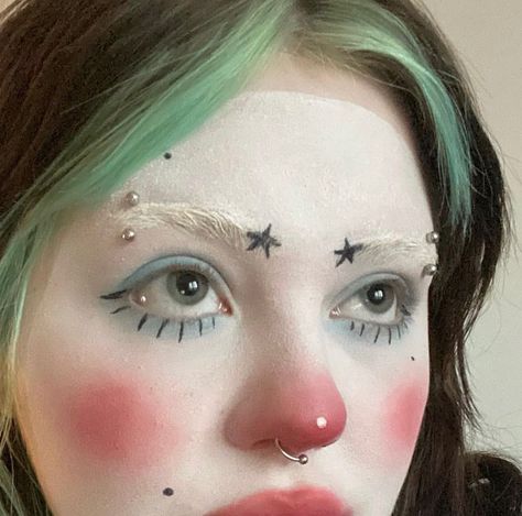 halbug on Instagram: “I’m just Clownin around !!” Goth Clown Aesthetic, Fashion Clown Makeup, Goth Clowncore Makeup, Hobo Clown Makeup, Editorial Clown Makeup, Cute Clown Makeup, Funky Makeup, Makeup Drawing, Swag Makeup