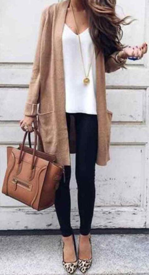 8 Classic First Date Outfits You Need To Try ASAP Stile Casual Chic, Corporate Women, Fall Fashion Coats, Travel Women, Spring Travel, Womens Outfits, Fall Trends Outfits, Summer Attire, Brown Cardigan